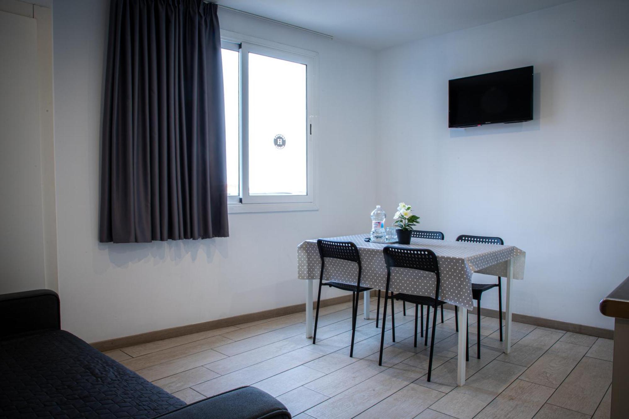 Apartamentos Comfort Calella Exterior foto